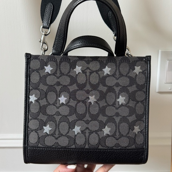Coach Dempsey Tote 22 In Signature Jacquard With Star Embroidery - Like New - Picture 14 of 16
